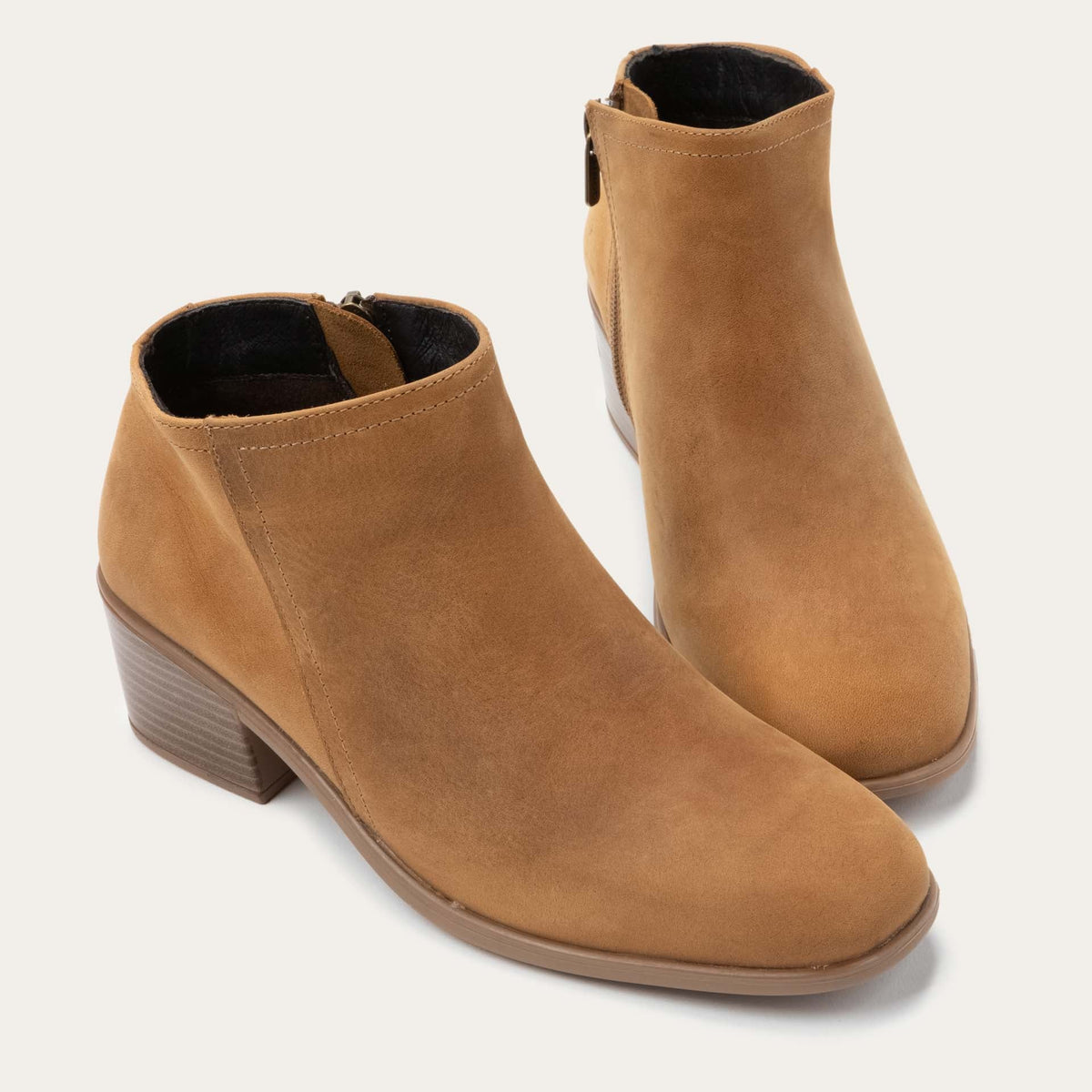 https://cdn.shopify.com/s/files/1/0853/7997/3439/files/HEIR_EAK-6.jpg?v=1753470981