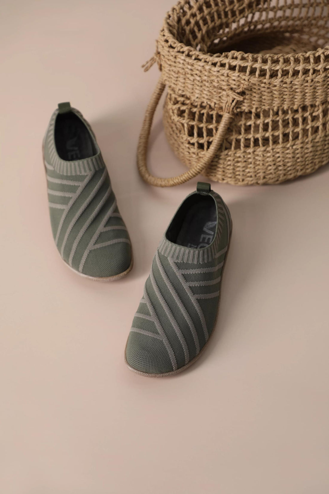Discover Pure Elegance and Comfort with Okahu: Where Luxury Meets Support