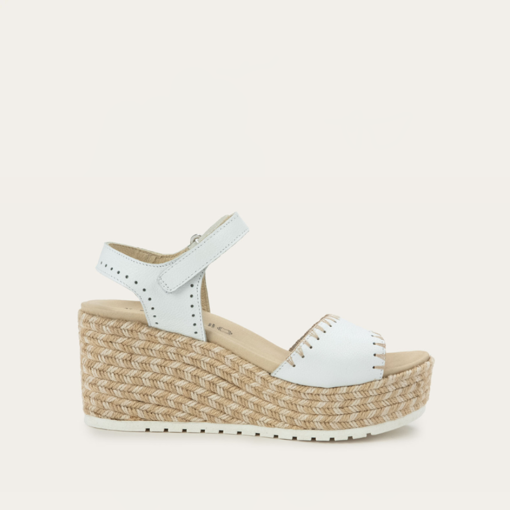 Image Product BLANES_WHITE_LEATHER_1_512440ee-aa6f-4dfa-b8c7-8be7c6b88776