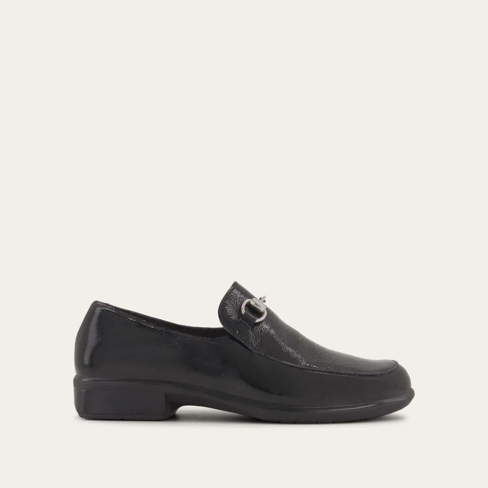 Bentu-_Black_Crinkle_Patent_Leather_1_84b6d597-5cb2-4b95-a987-5c3e62fffb9b