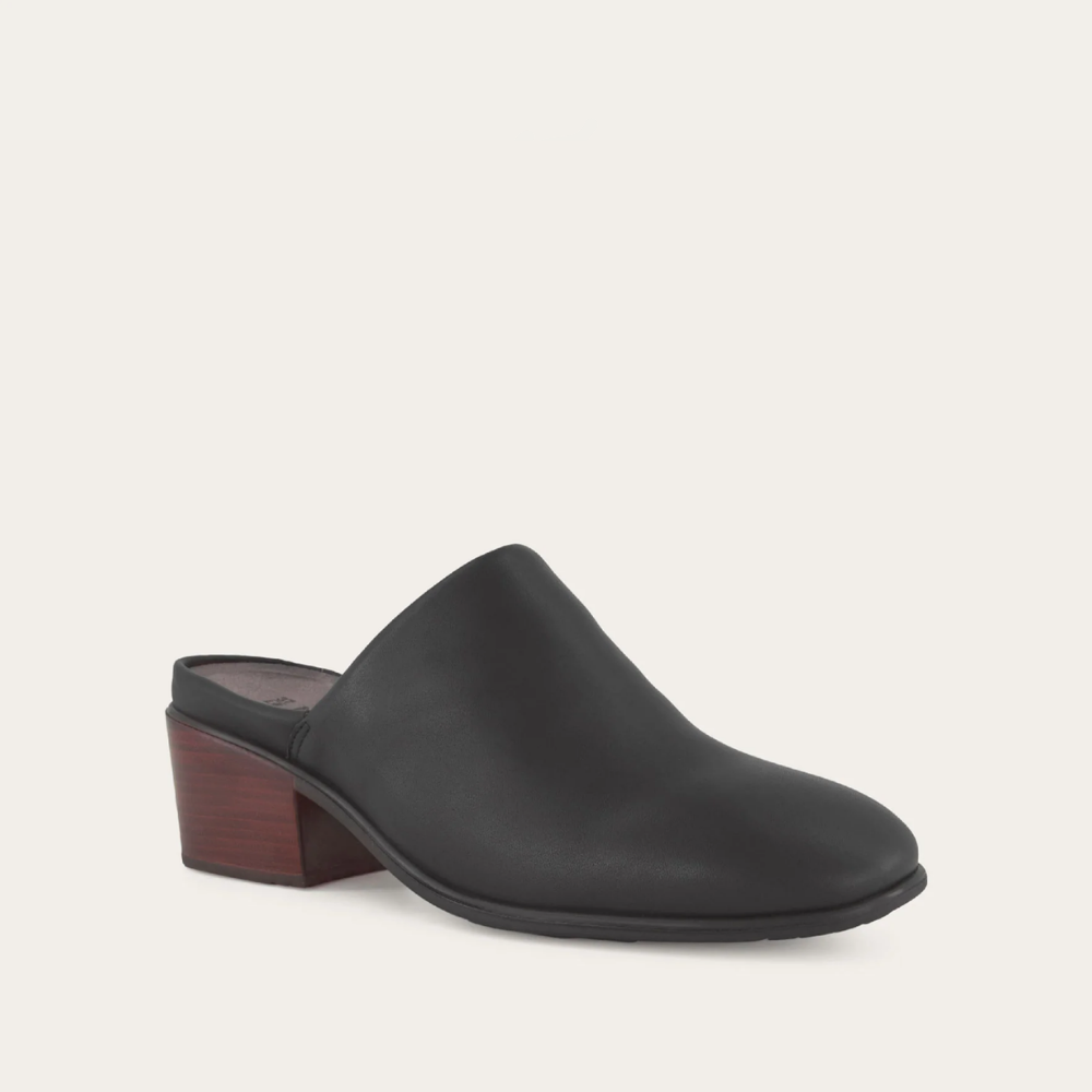 Dedicate-_Jet_Black_Leather_2_1836fde6-4be9-4205-bf66-a24799a3d46c