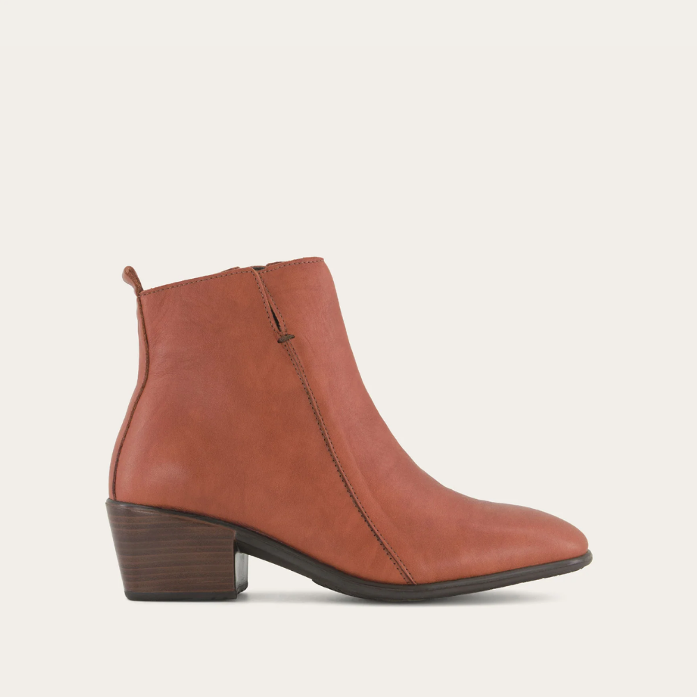 Ethic-_Brown_Peanut_Leather_1_208327ad-cb0e-4ffa-b11a-41f90c75840e