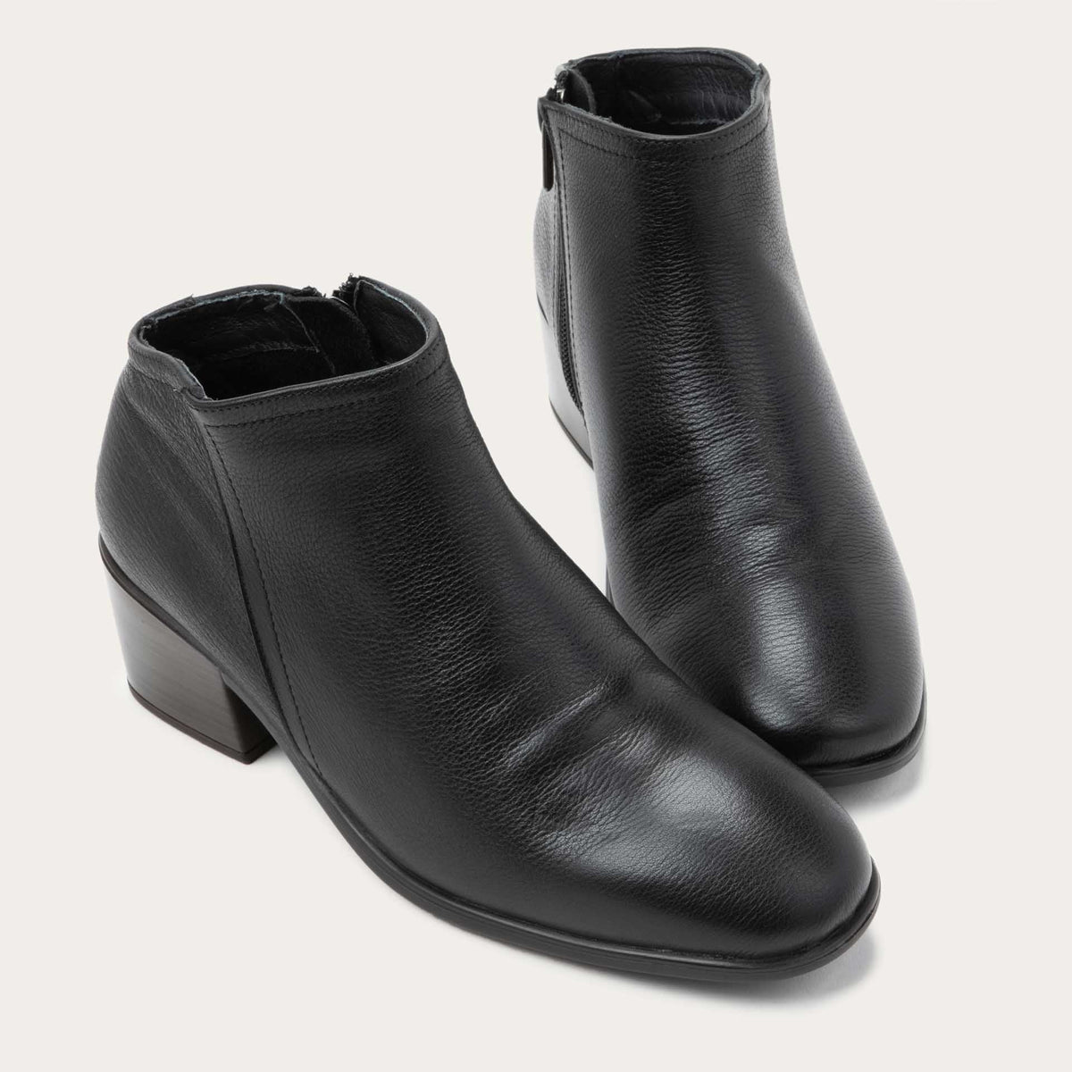 https://cdn.shopify.com/s/files/1/0853/7997/3439/files/HEIR_BAF-6.jpg?v=1753470981