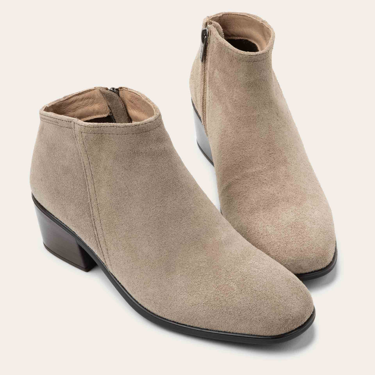 https://cdn.shopify.com/s/files/1/0853/7997/3439/files/HEIR_EE1-6.jpg?v=1753470981