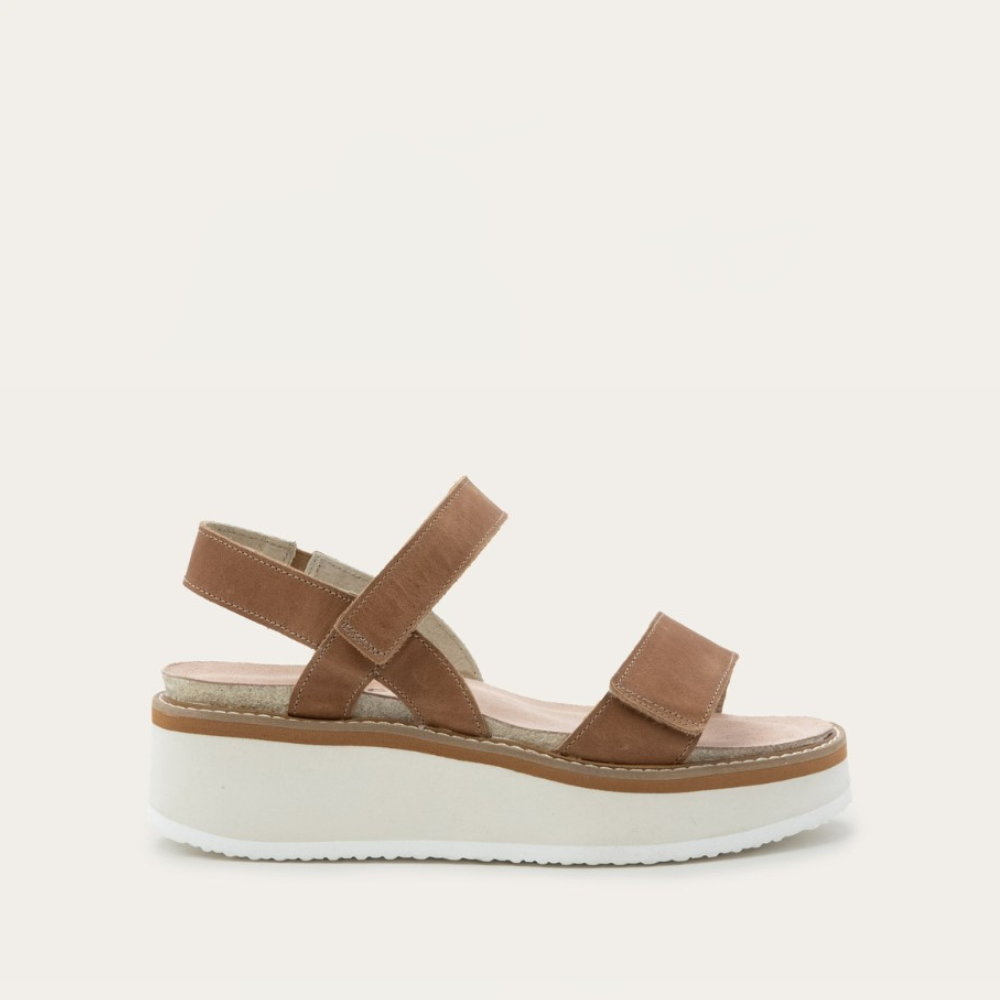 MERINGUE_LATTE_BROWN_1_5b84acb7-06ec-4058-8c6d-ccf74854523b