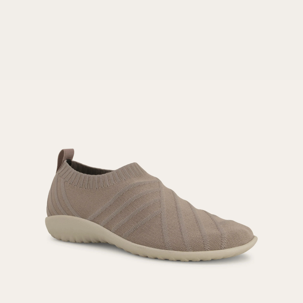 Okahu_Taupe_2_cf69ee63-621f-42c1-8fbe-056866113d3c