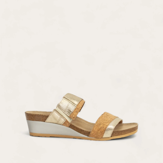 Royalty-_cork_gold_e60b3ad9-d44e-4e7a-946e-d1e41839fea3