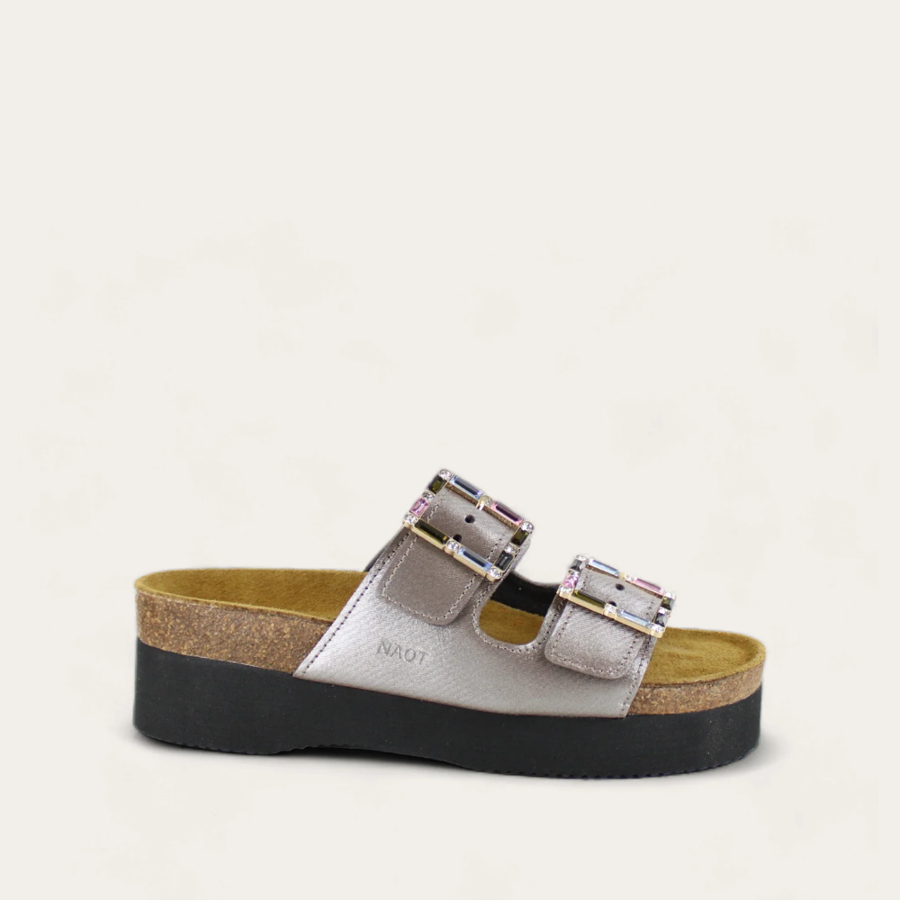 Santa_Rosa-_Silver_Threads_Leather_e3b15e2d-f75d-4195-9b67-bc033e971bdb