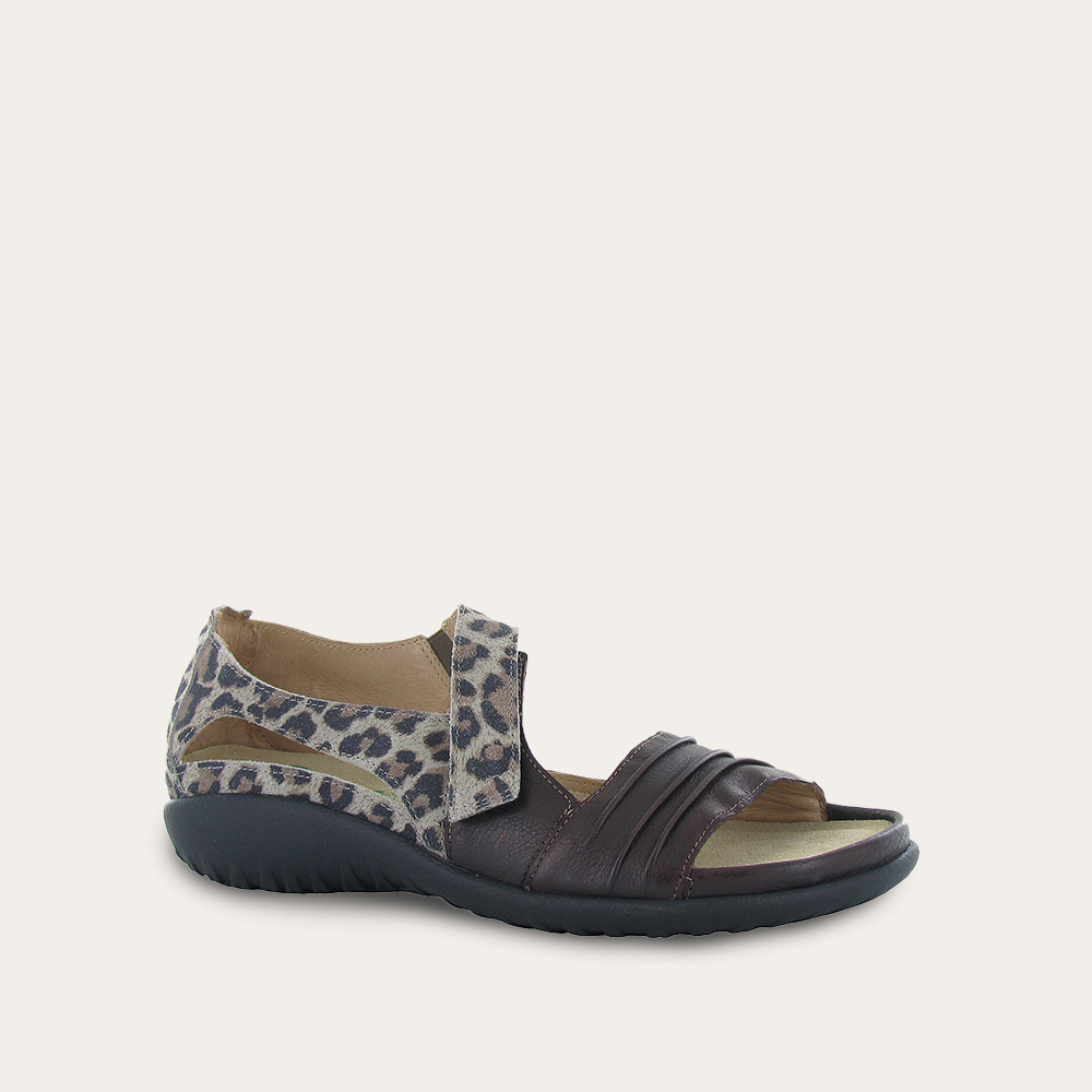 A comfort sandal with a brown pleated front and a leopard-print heel and strap