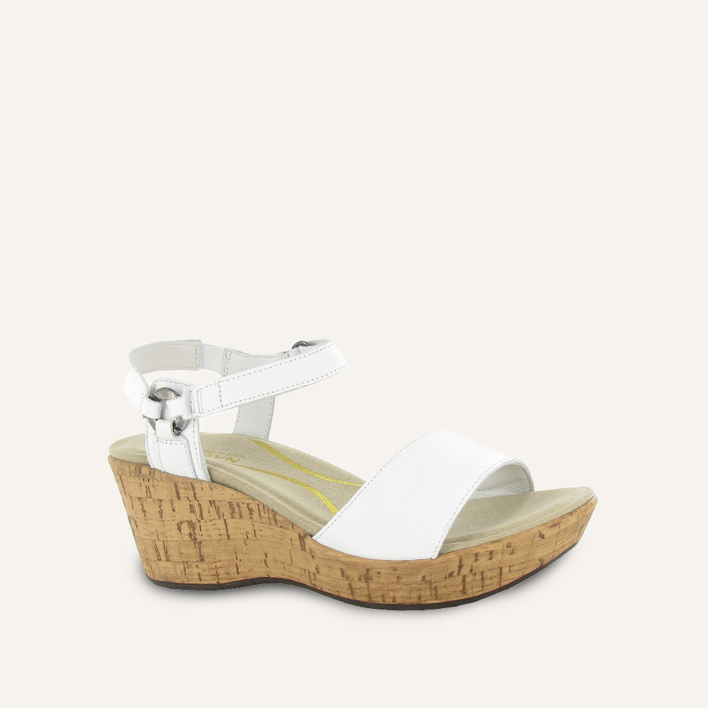 pier-white-1-f682091d-0140-4bbf-b0be-fb0991620371
